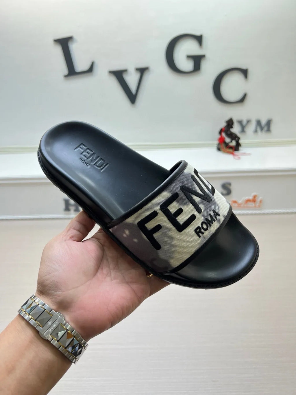 54F24Z Popular slippers