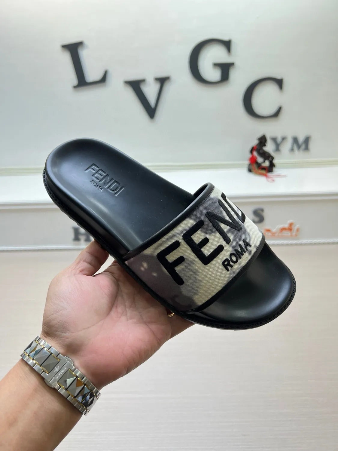54F24Z Popular slippers