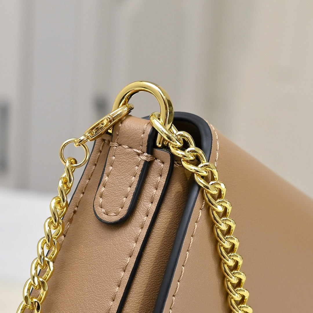 15RF138B Popular leather bag