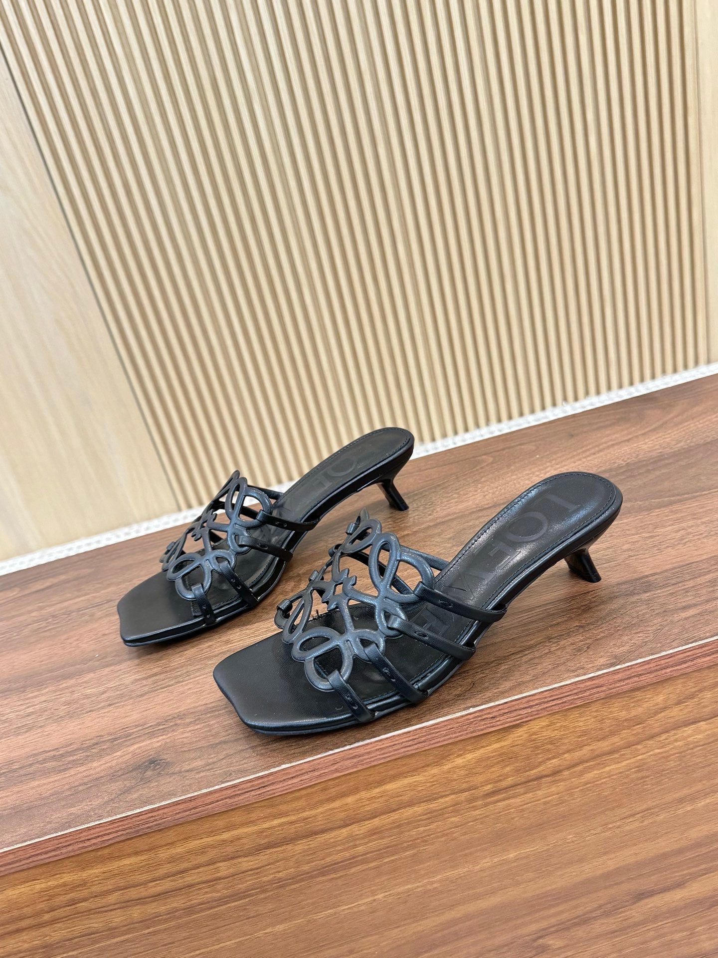 Z2X66A20 Popular high-quality leather Shoes