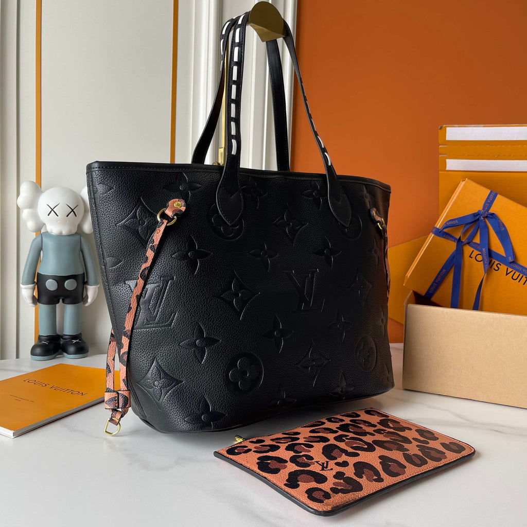 146PE93B Popular leather bag