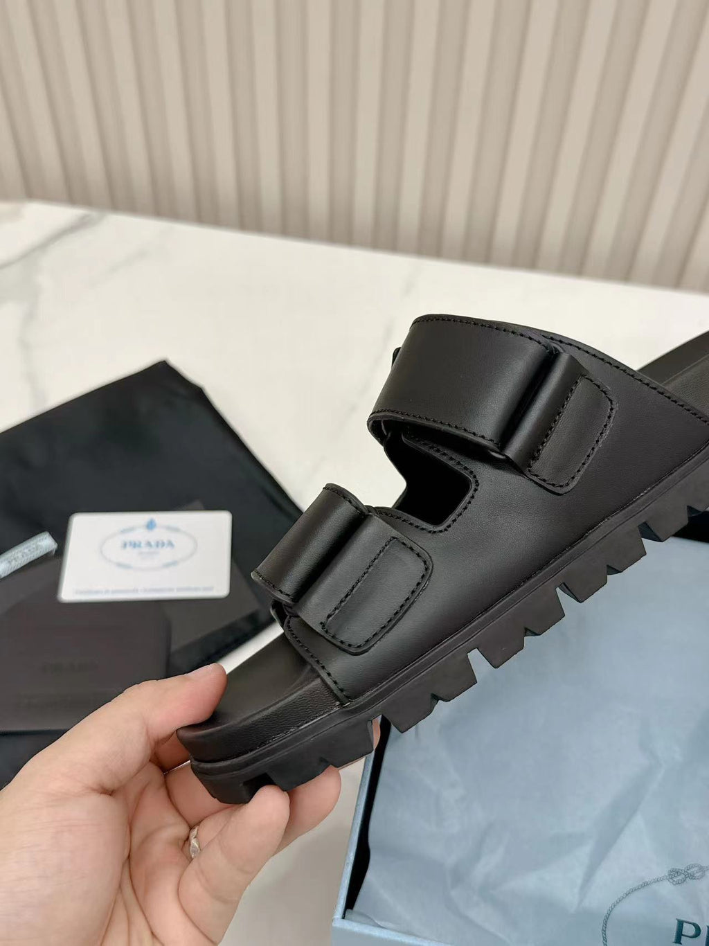 14PD26Z Popular sandals