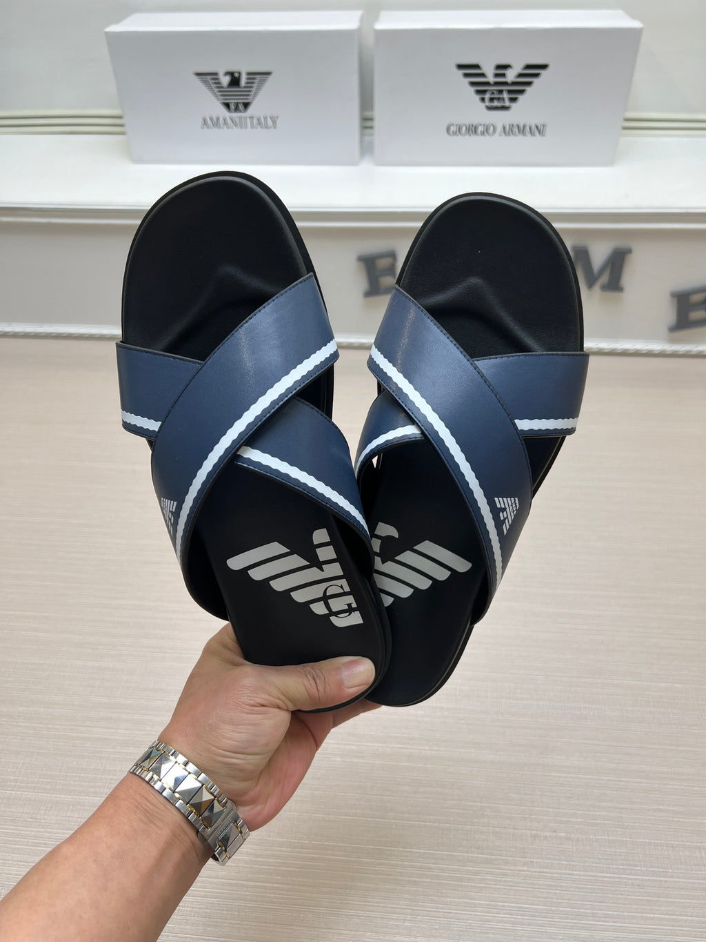 54A104Z Popular slippers