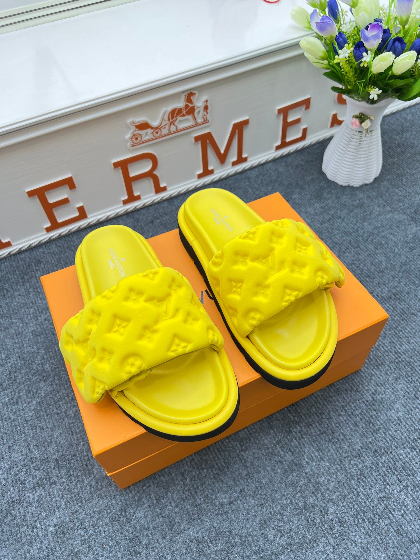 5YE115Z Popular Slippers
