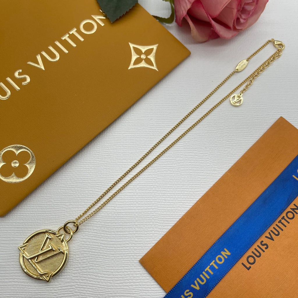 1YE246X  Popular  Necklaces