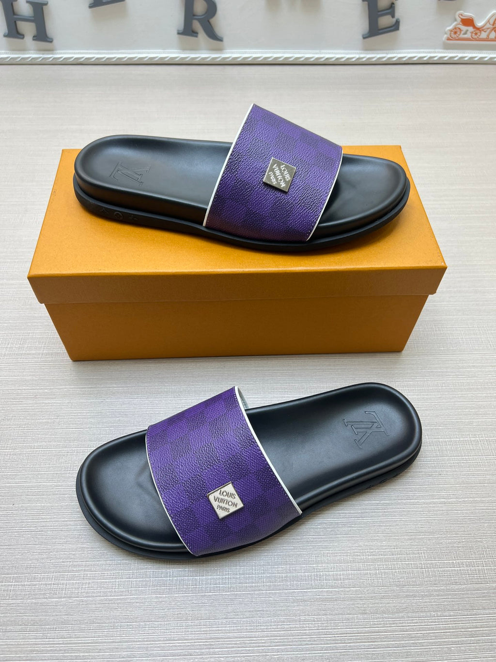 54E69Z Popular slippers