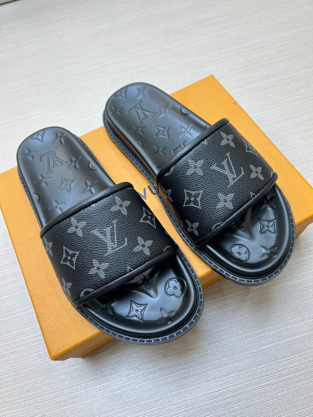535ZE304Z Popular Slippers