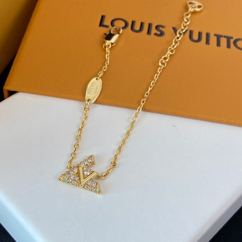 1XE609X  Popular  Earrings Bracelets Necklaces