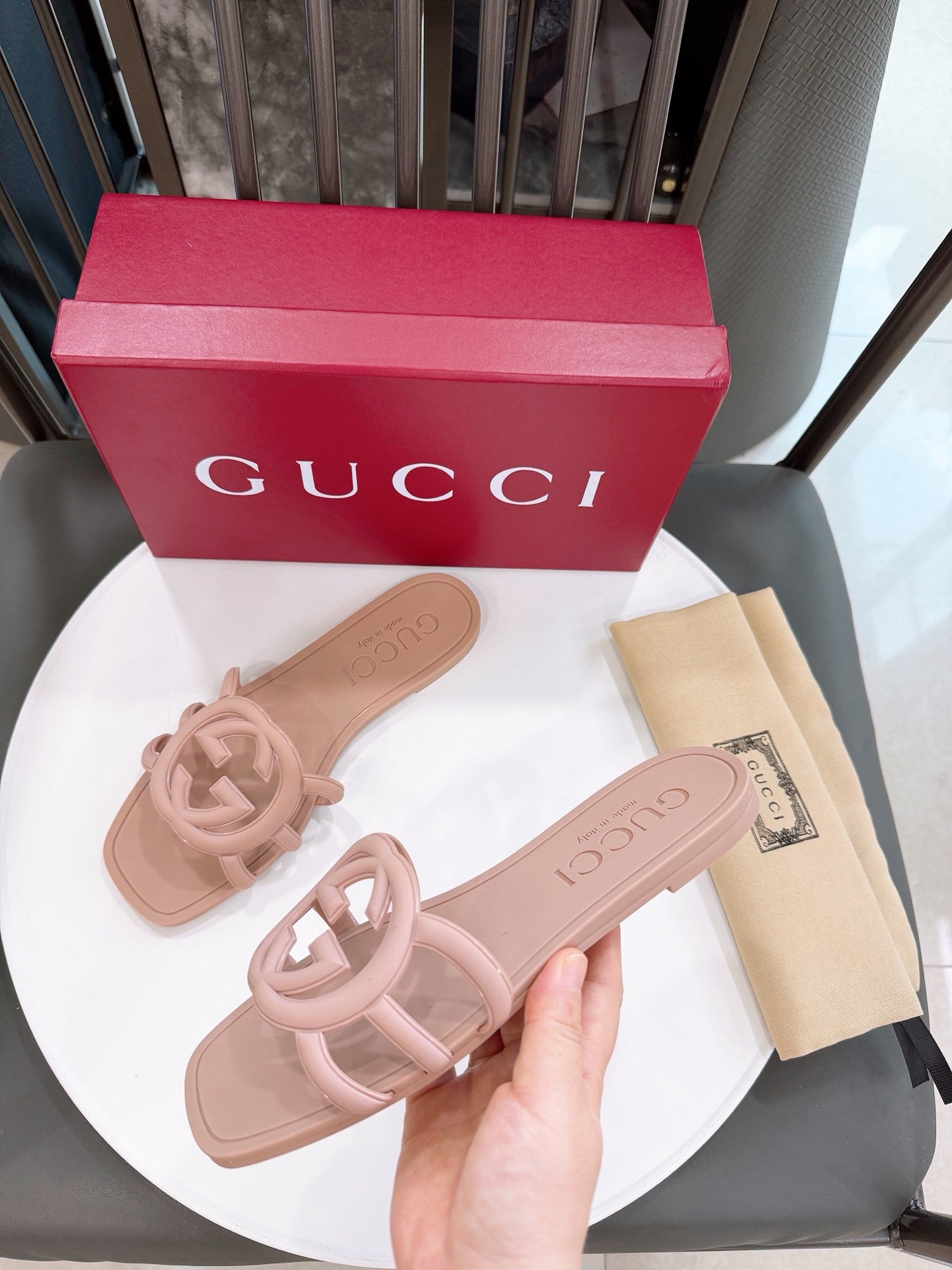 Z2X66B62 Popular high-quality slippers