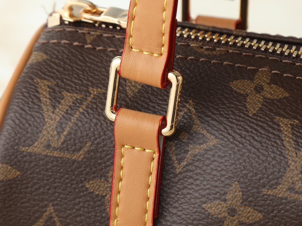 B1N56E21 Popular leather bag