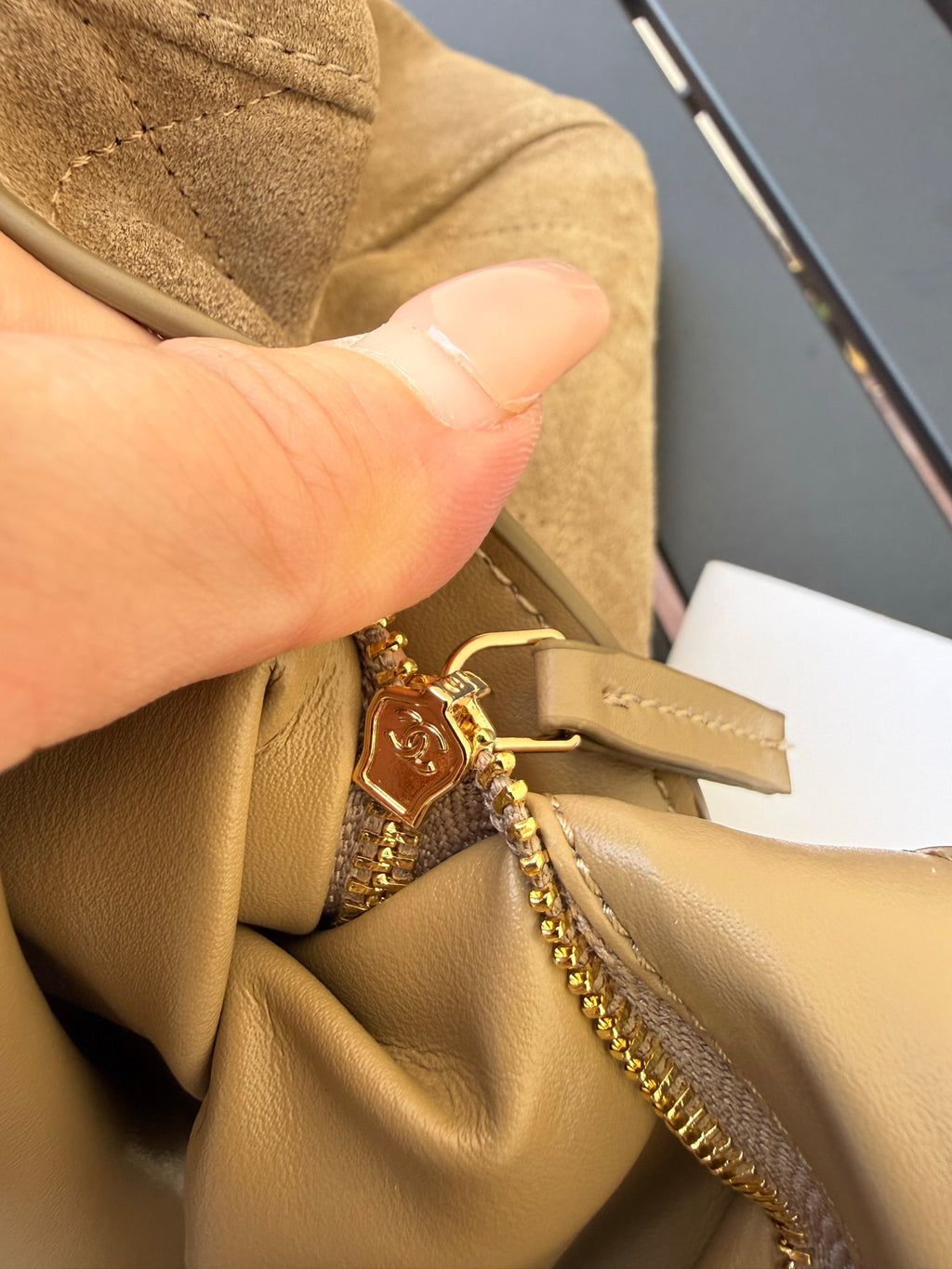 B1R66C1  Popular high-quality leather bag