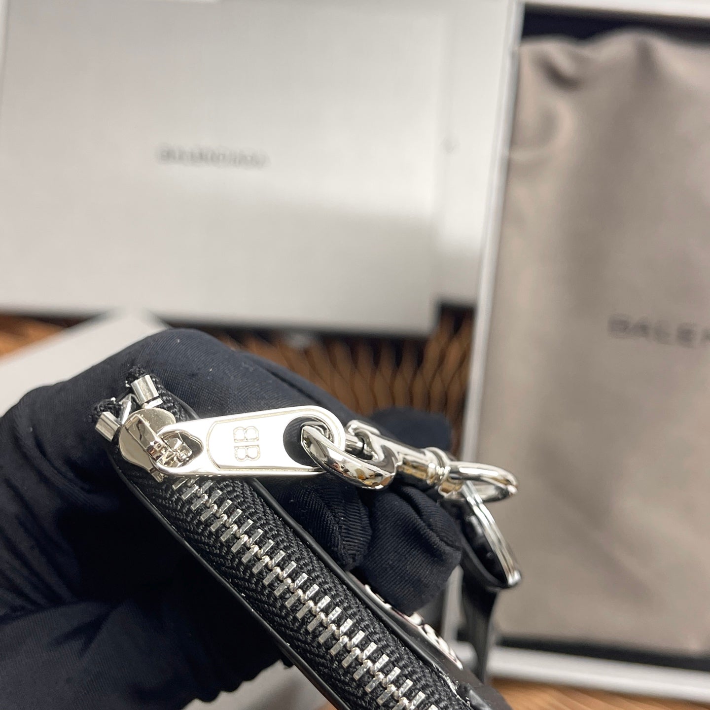 B1P46A168 Popular leather bags