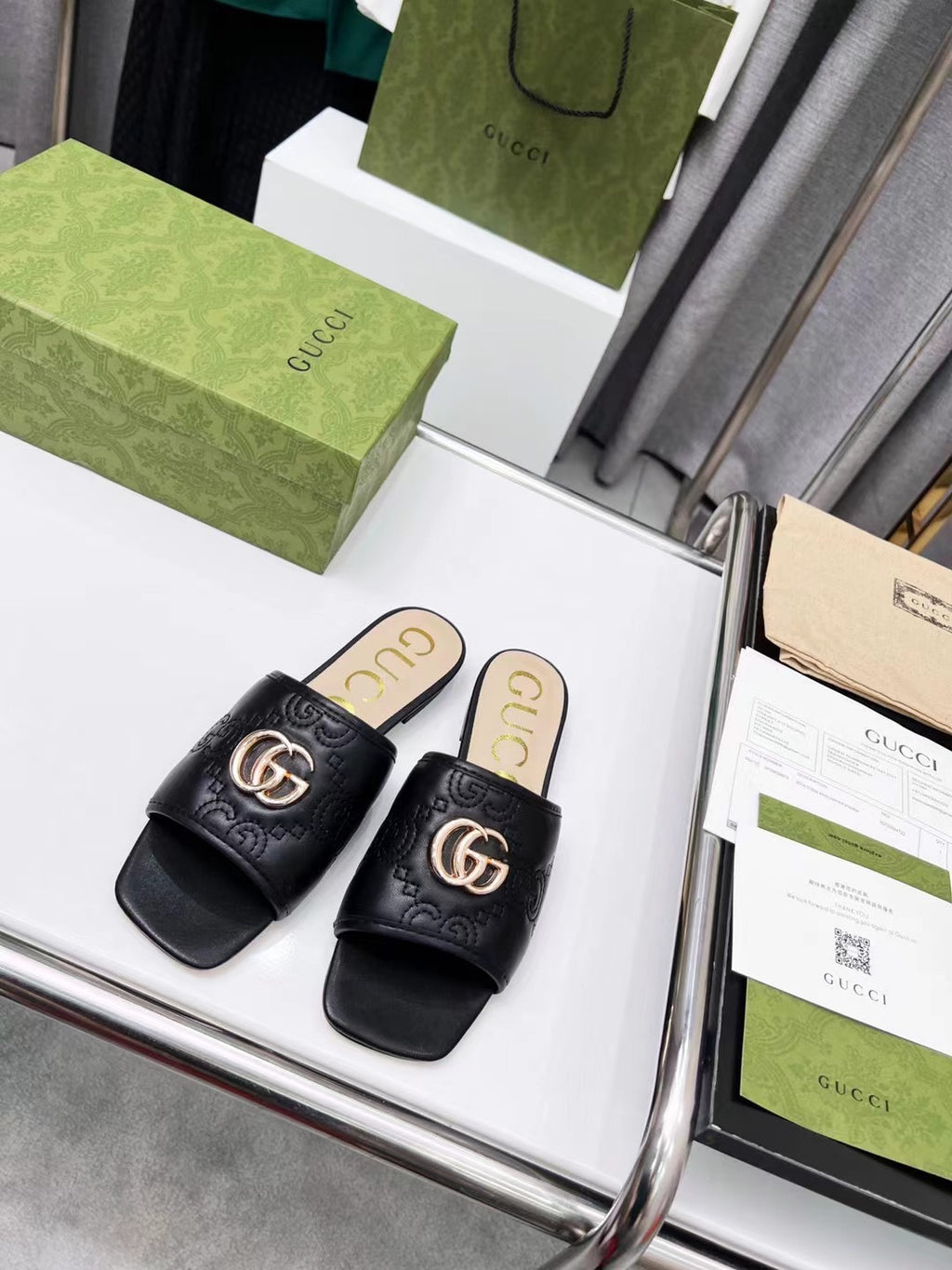 Z2X66B49 Popular high-quality leather slippers