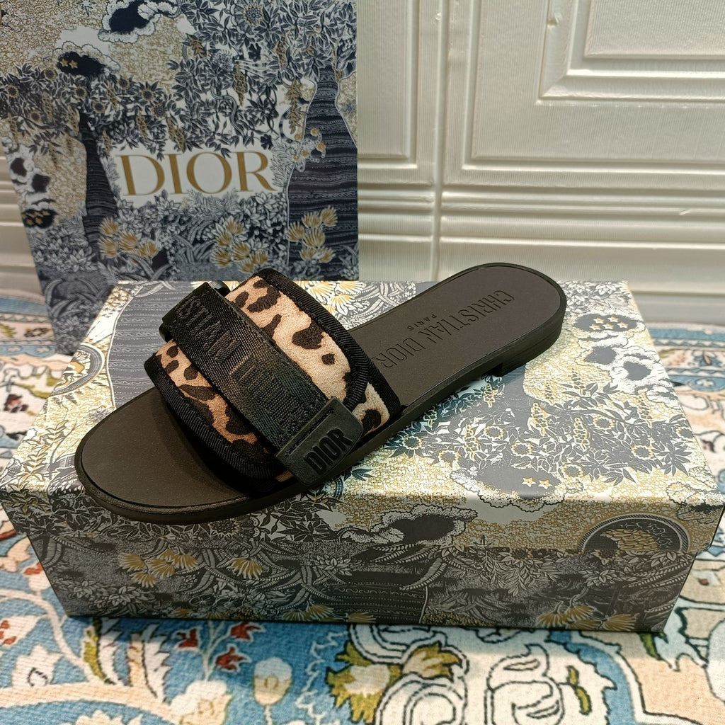 14D20Z Popular Slippers