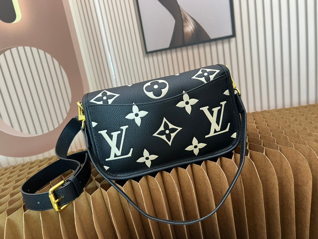 2XE028B Popular leather bag 
