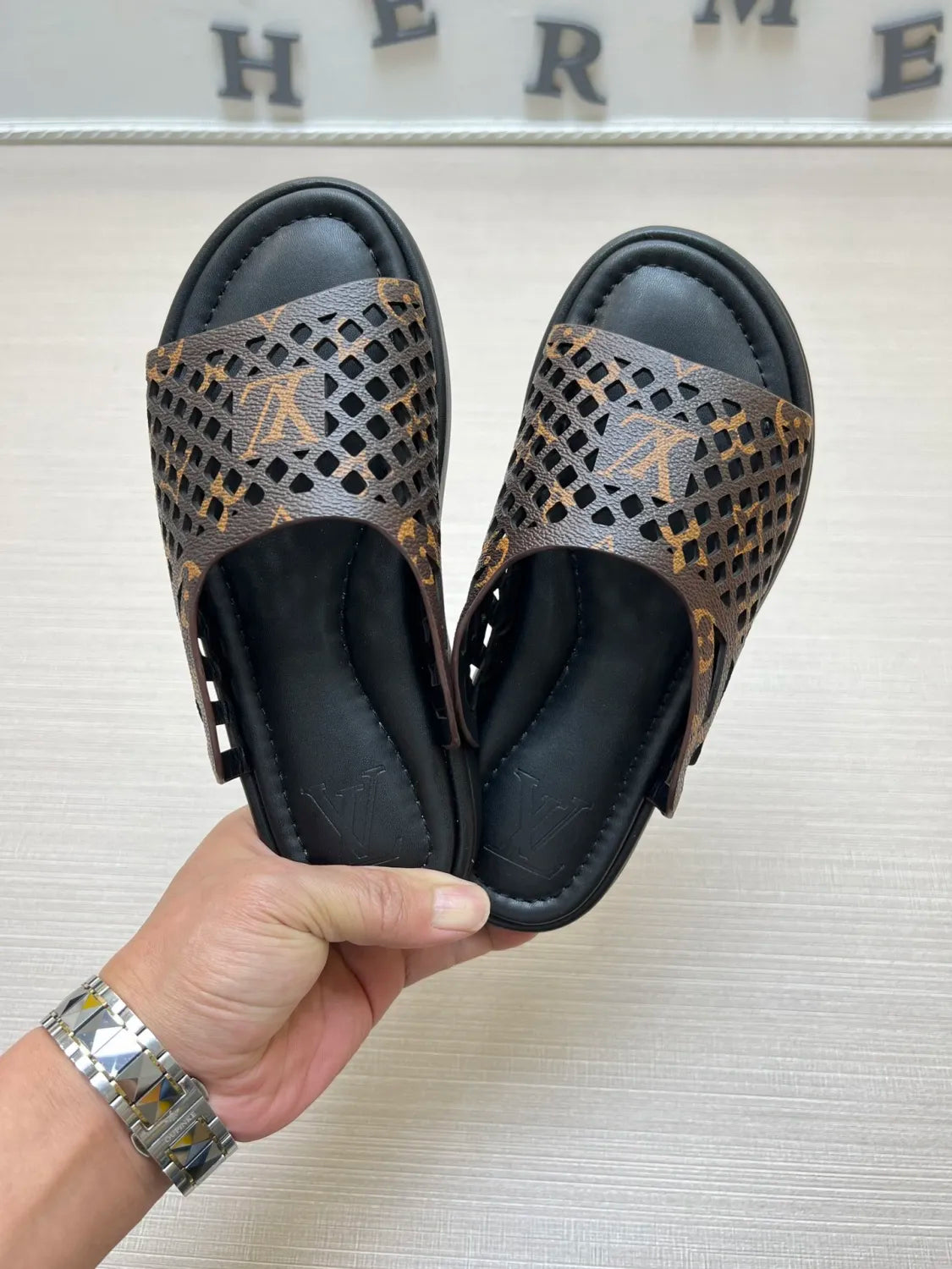 54E83Z Popular slippers