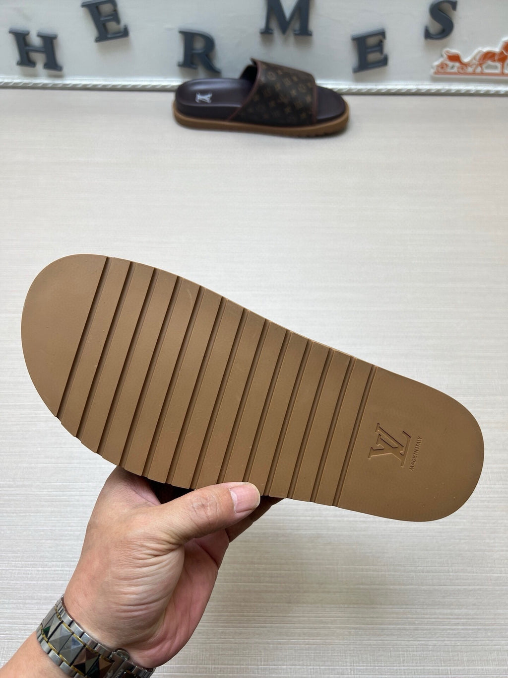 5WE246Z Popular Slippers