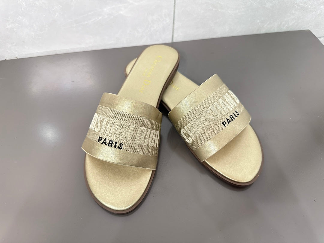 14D32Z Popular slippers