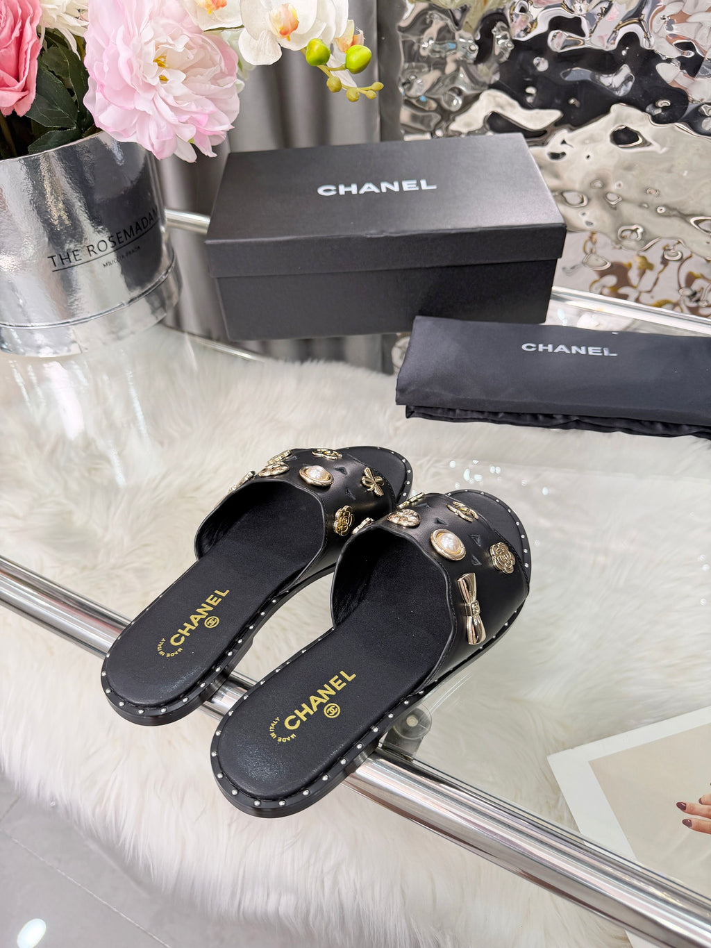 Z2X66C42  Popular high-quality leather slippers
