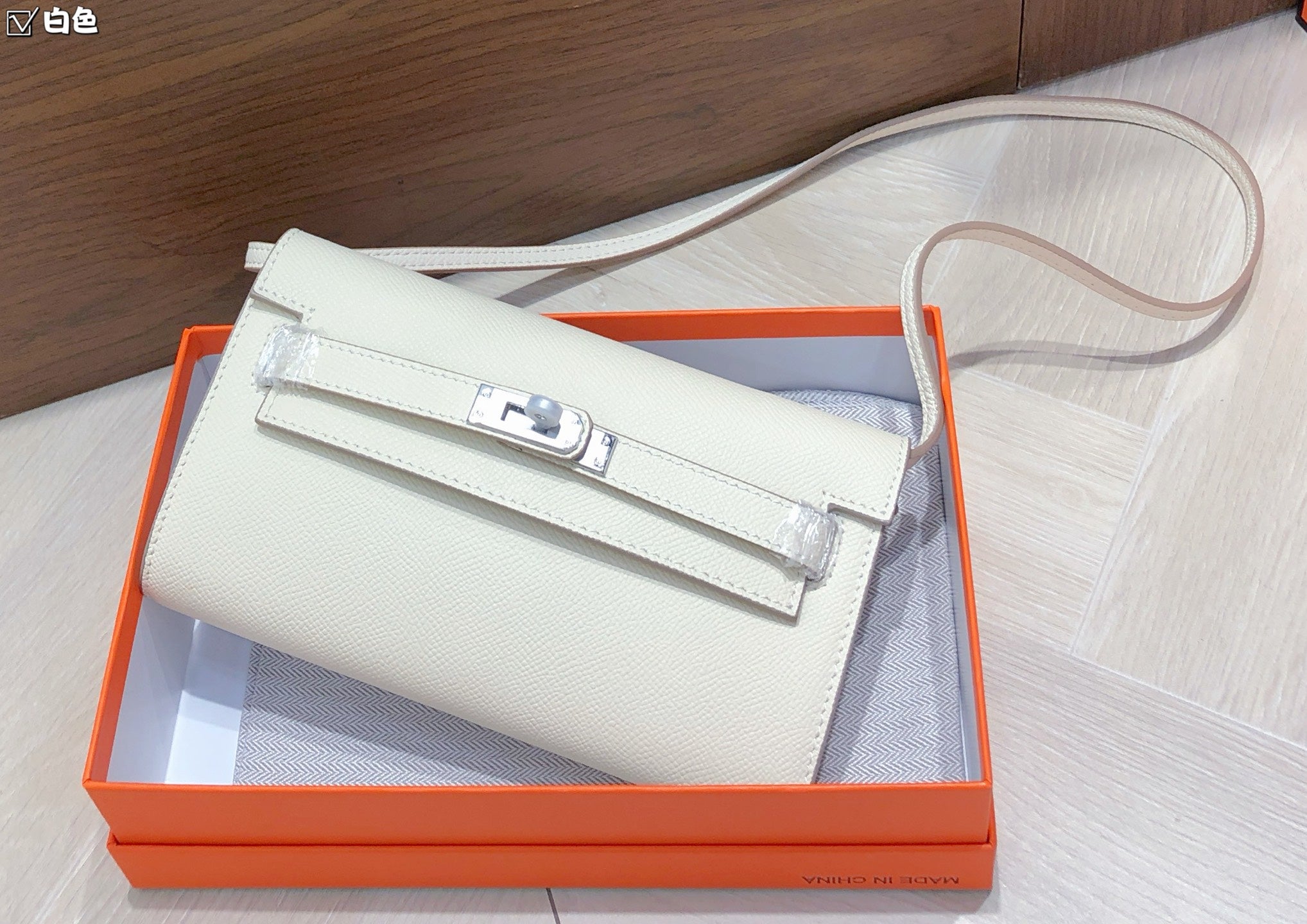 B1X66H10 Popular high-quality leather bag