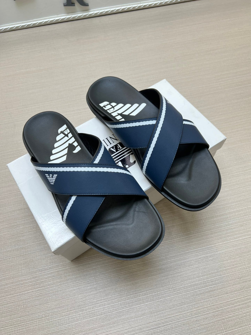 54A104Z Popular slippers