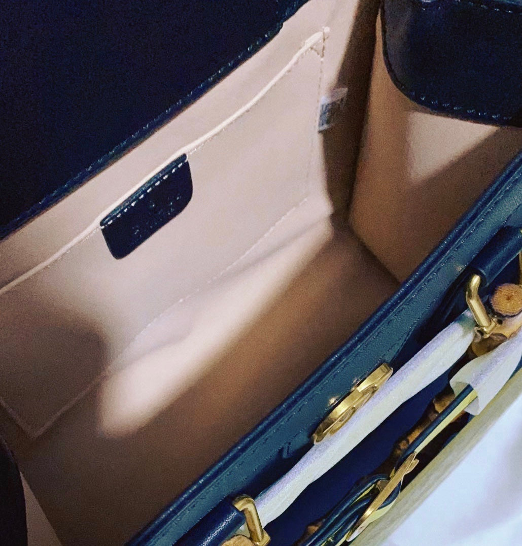 1XB118B Popular  leather bag 