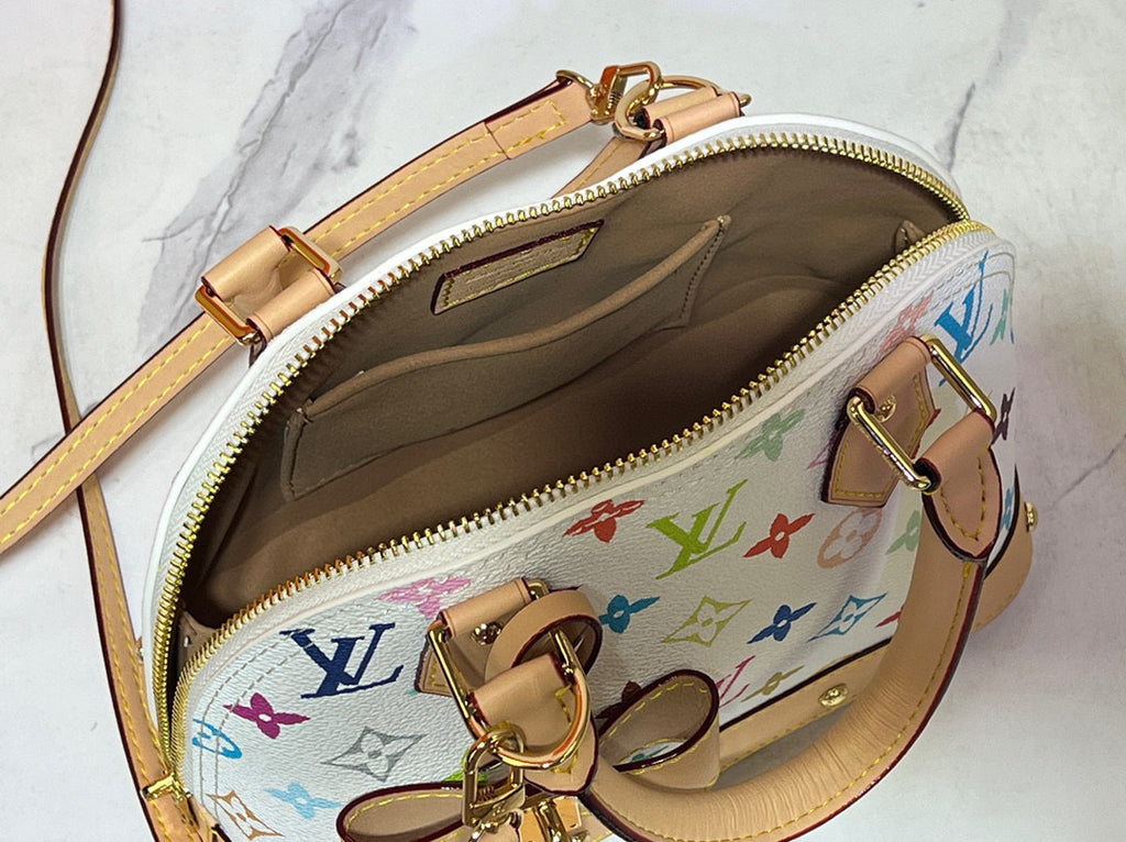 146PE104B Popular leather bag