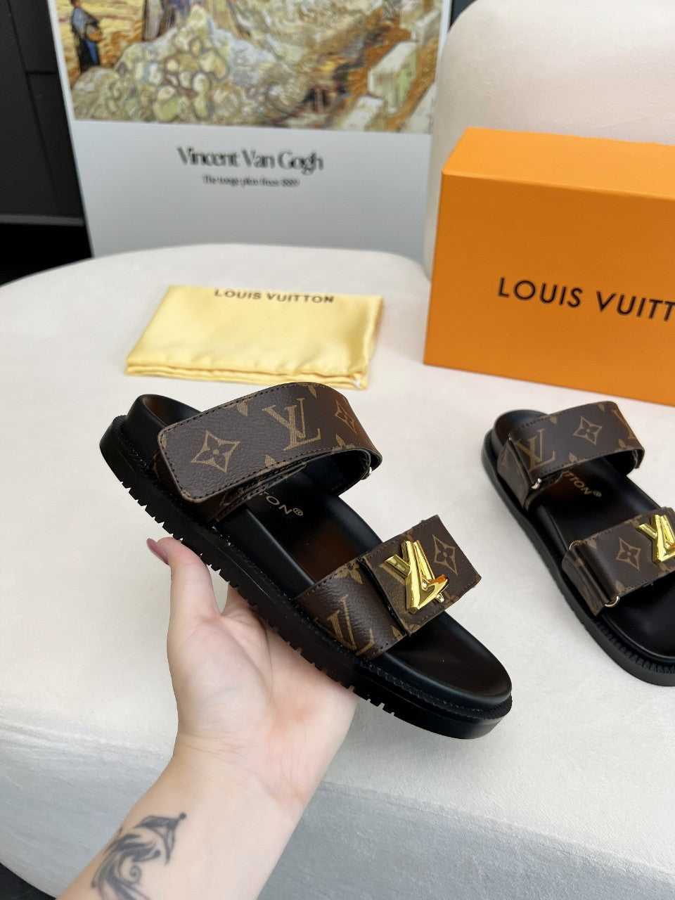Z2X66B55 Popular high-quality leather slippers