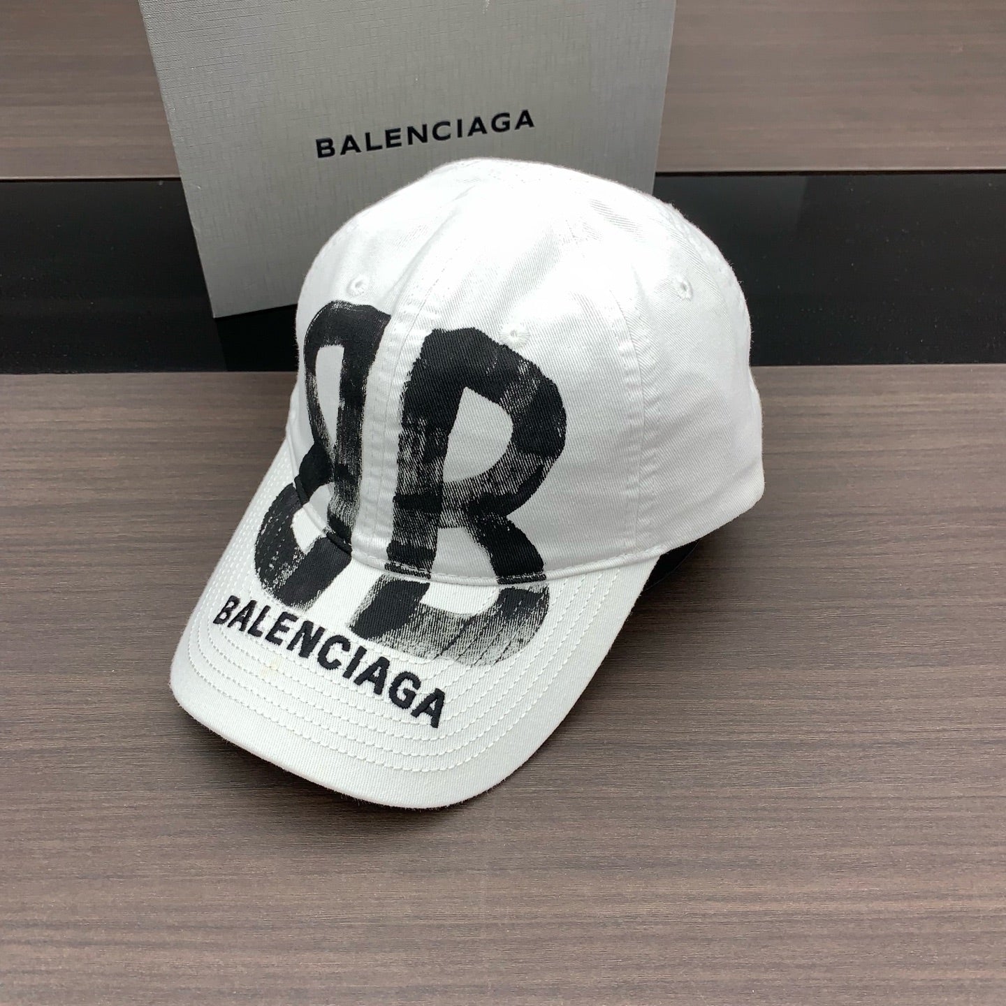 135ZJ530M Popular hats