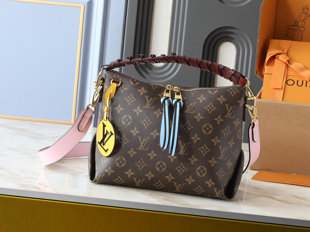 146PE79B Popular leather bag