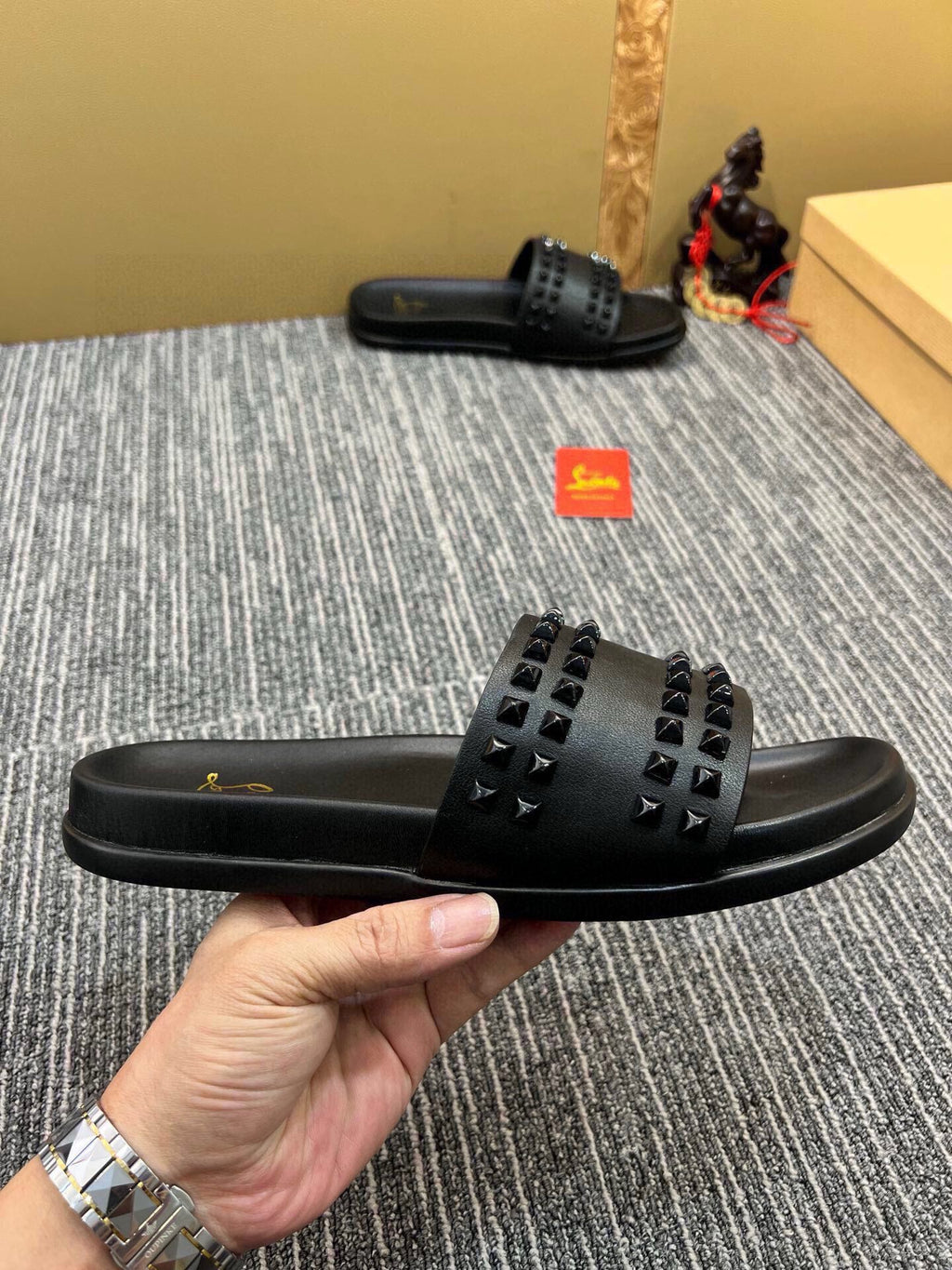 54A126Z Popular slippers