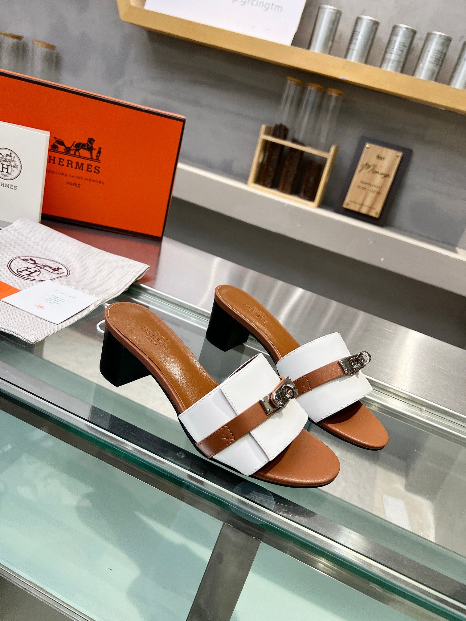 Z2N46H2 Popular high-quality leather Shoes