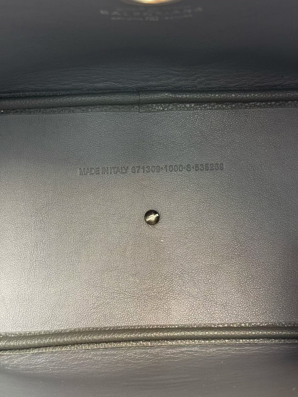 B1P46J144 Popular leather bags