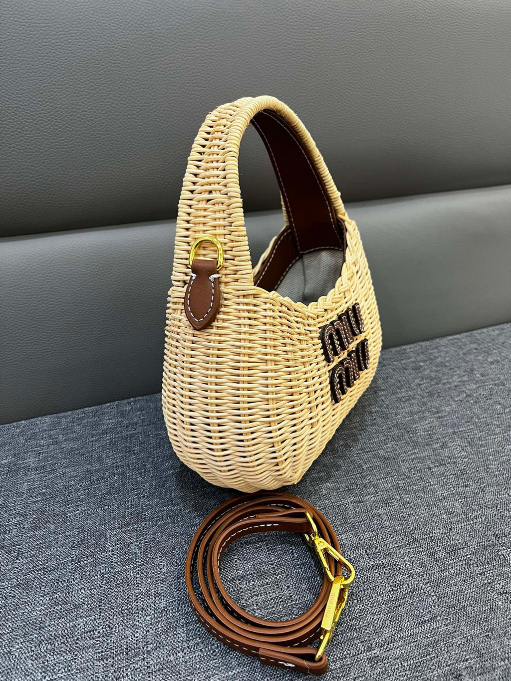 B1P46A119 Popular woven bag
