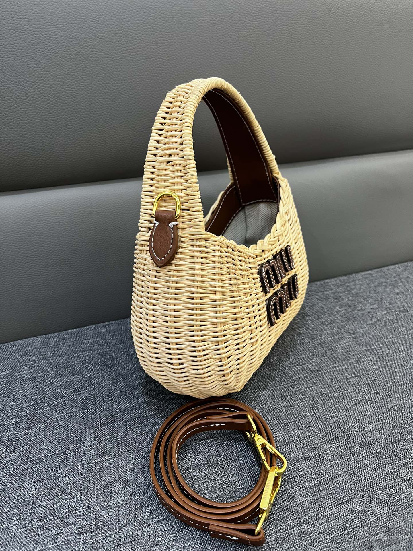 146PA119B Popular woven bag