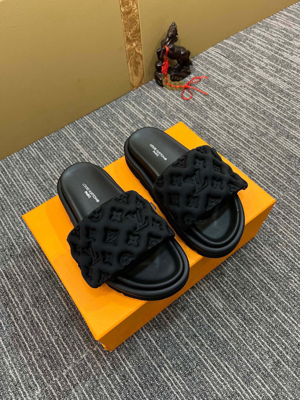 5YE116Z Popular Slippers