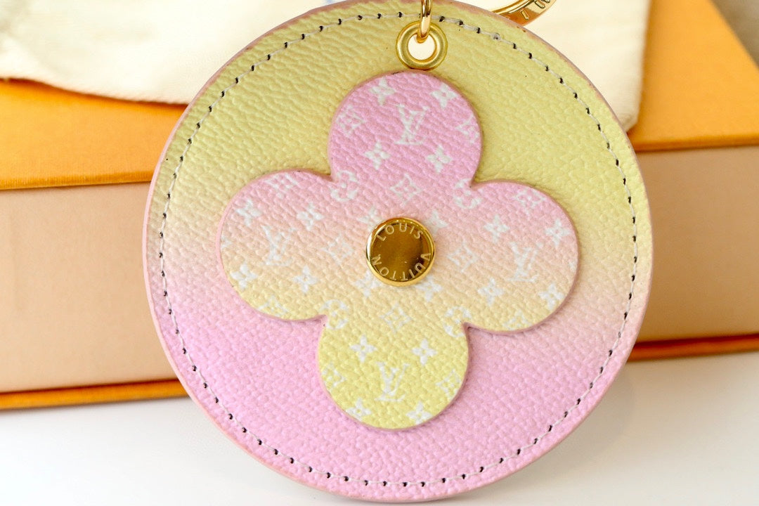 35QE21A Popular bag 's charms accessories