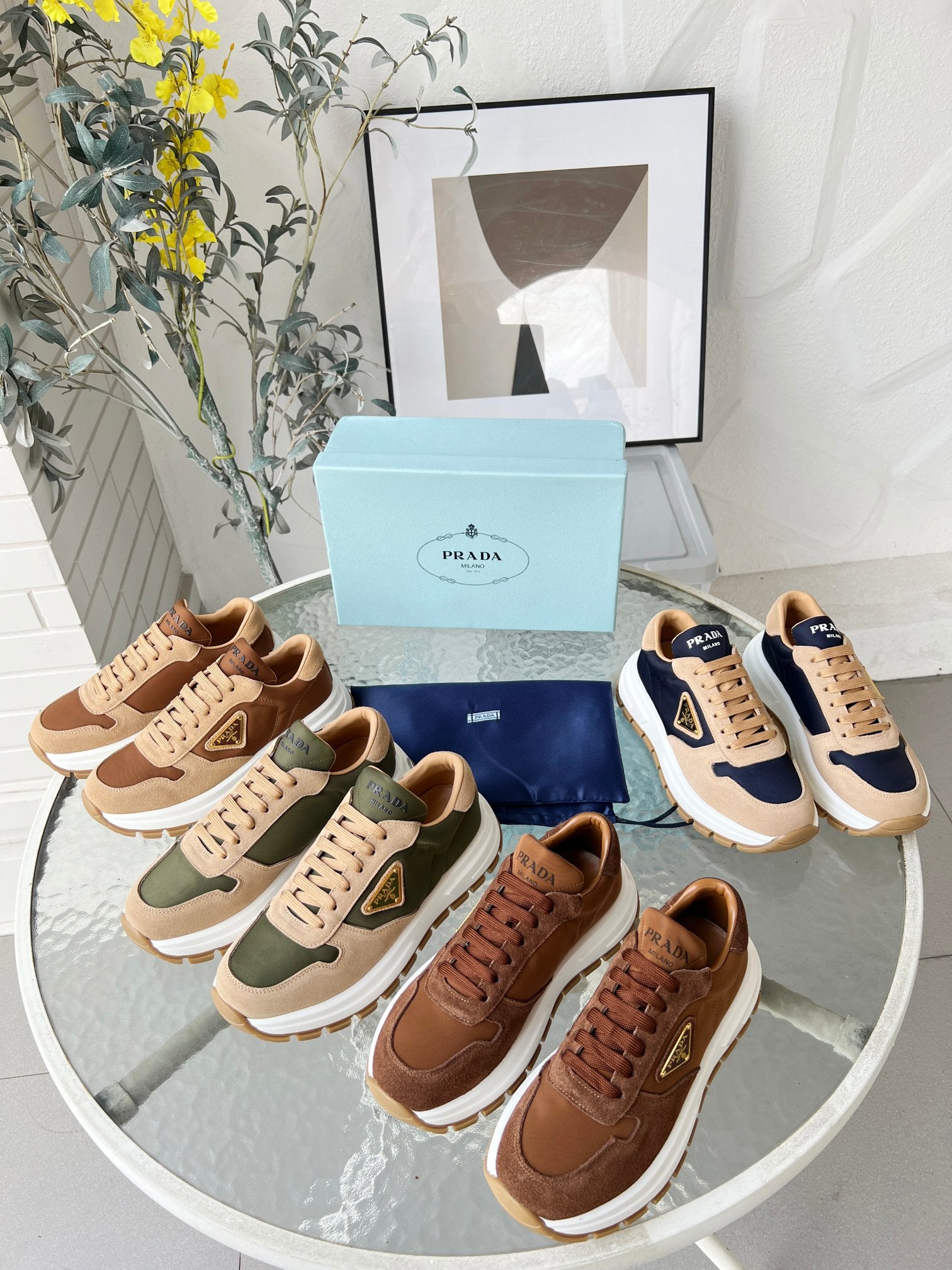 2LPD5X  Popular high-quality shoes