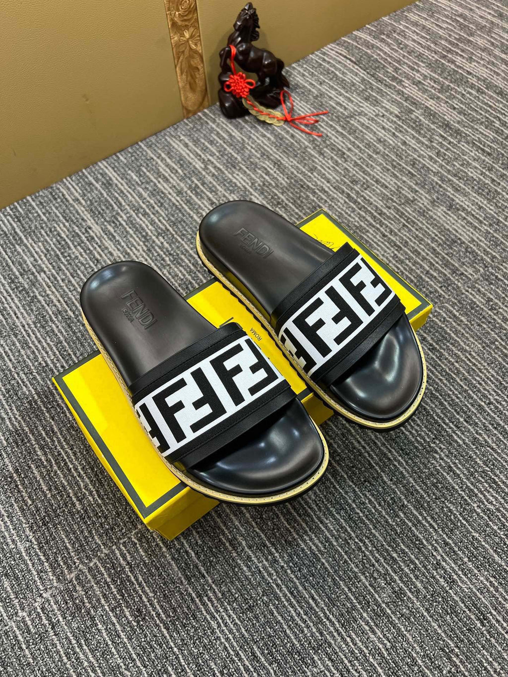 5XF103Z Popular Slippers