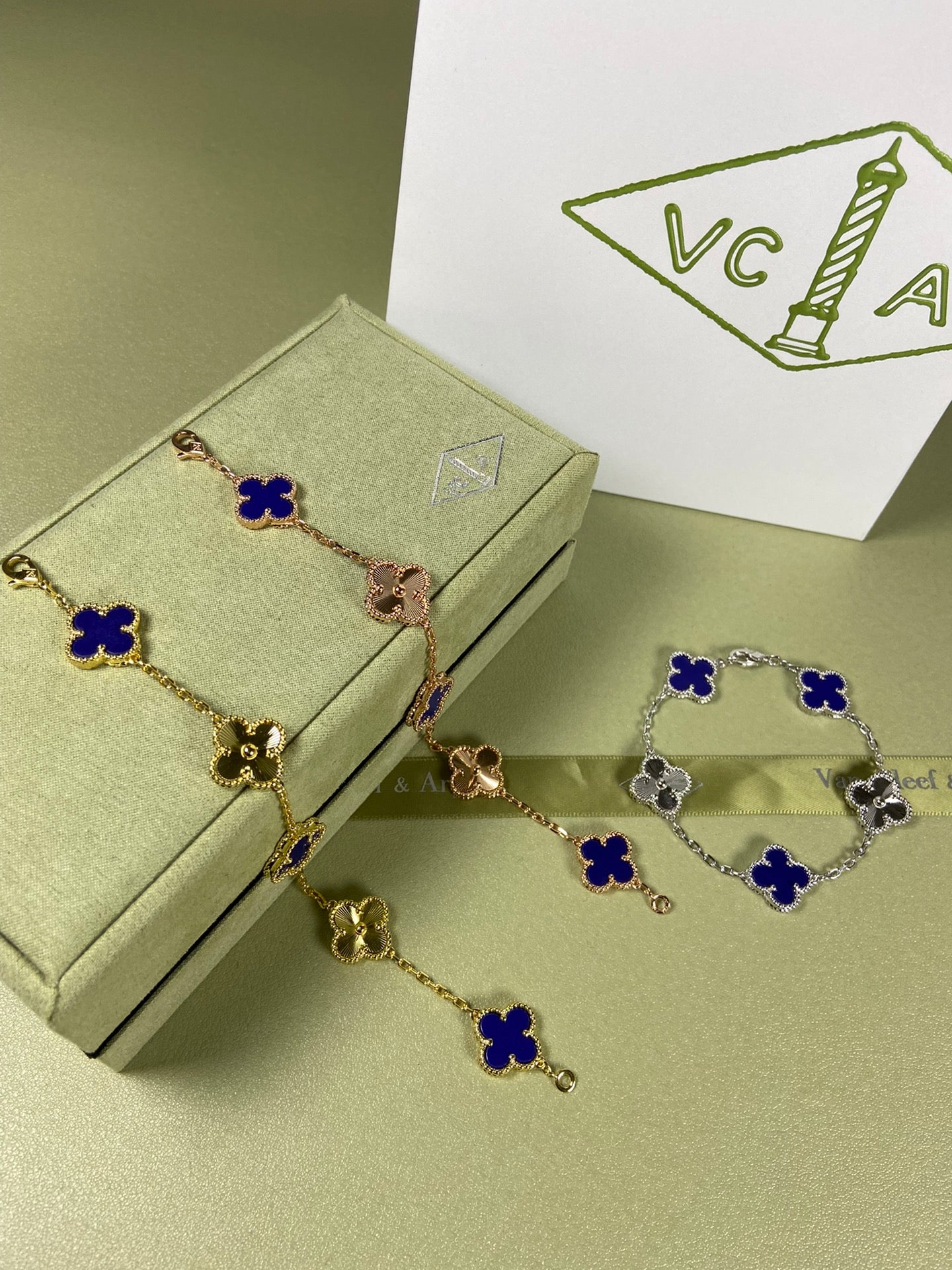 5XVA181K  Popular bracelets  5 flowers normal size1.5cm flower