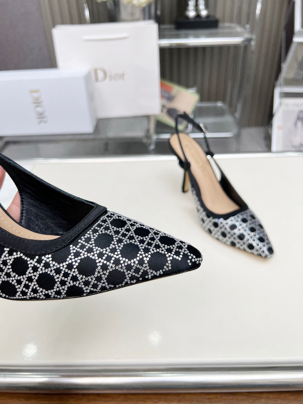 295QD116Z Popular high-quality leather  High heels