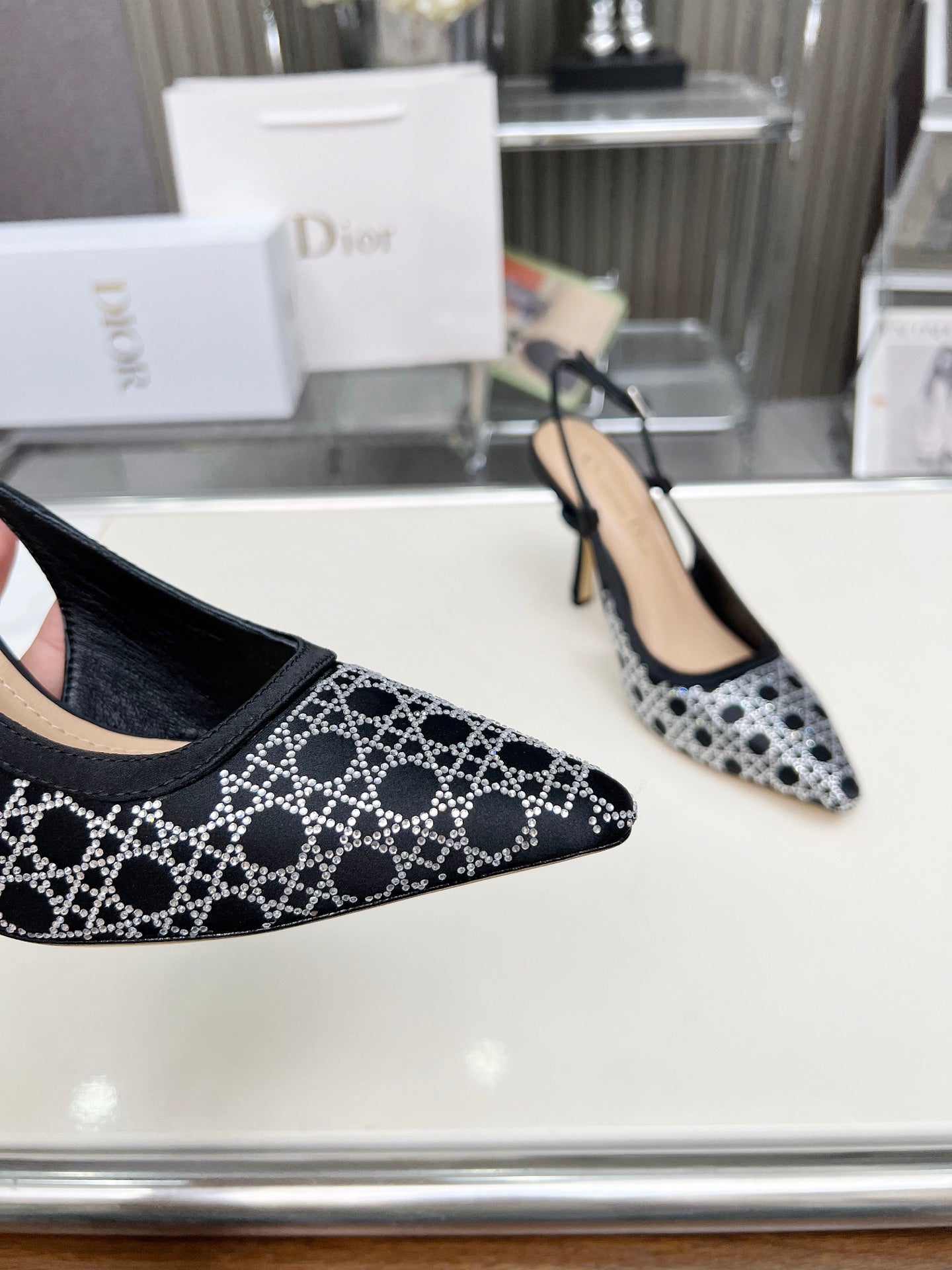 295QD116Z Popular high-quality leather  High heels