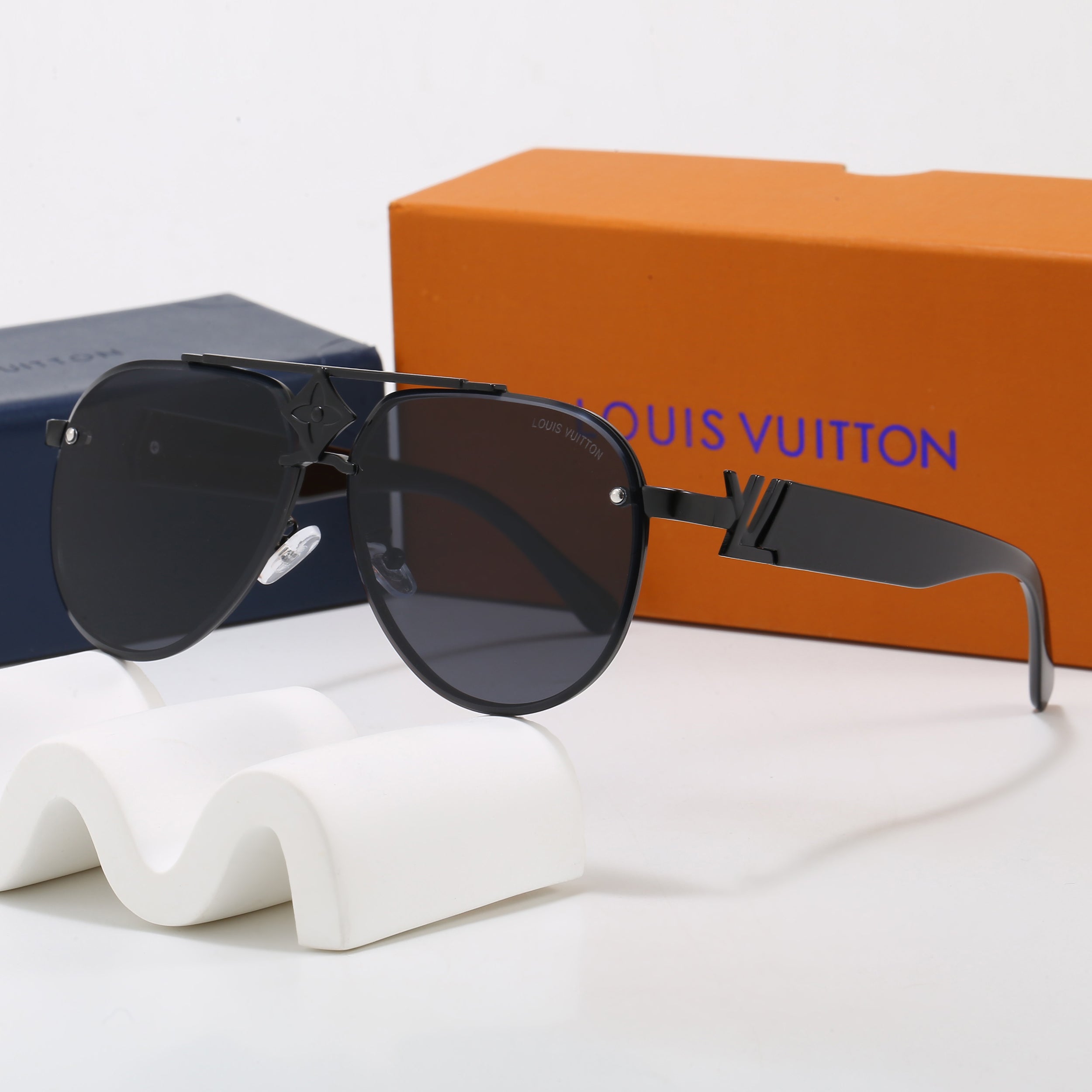 156PE25T Popular Sunglasses