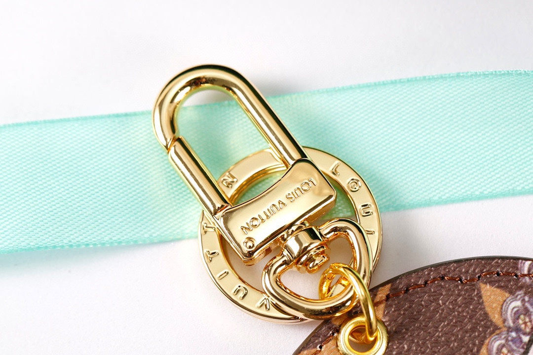 35ZE91A Popular bag 's charms accessories
