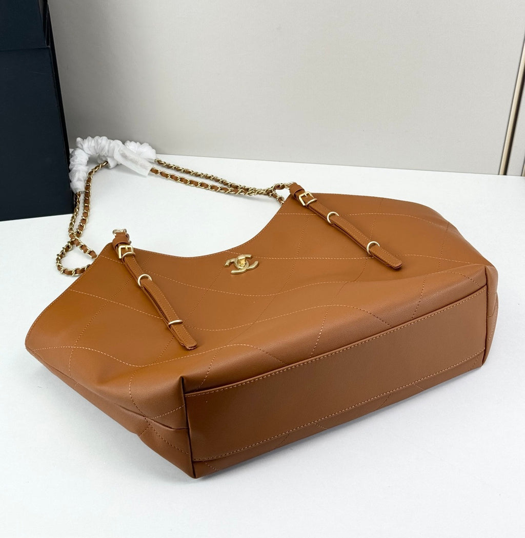 146PC11B Popular leather bag