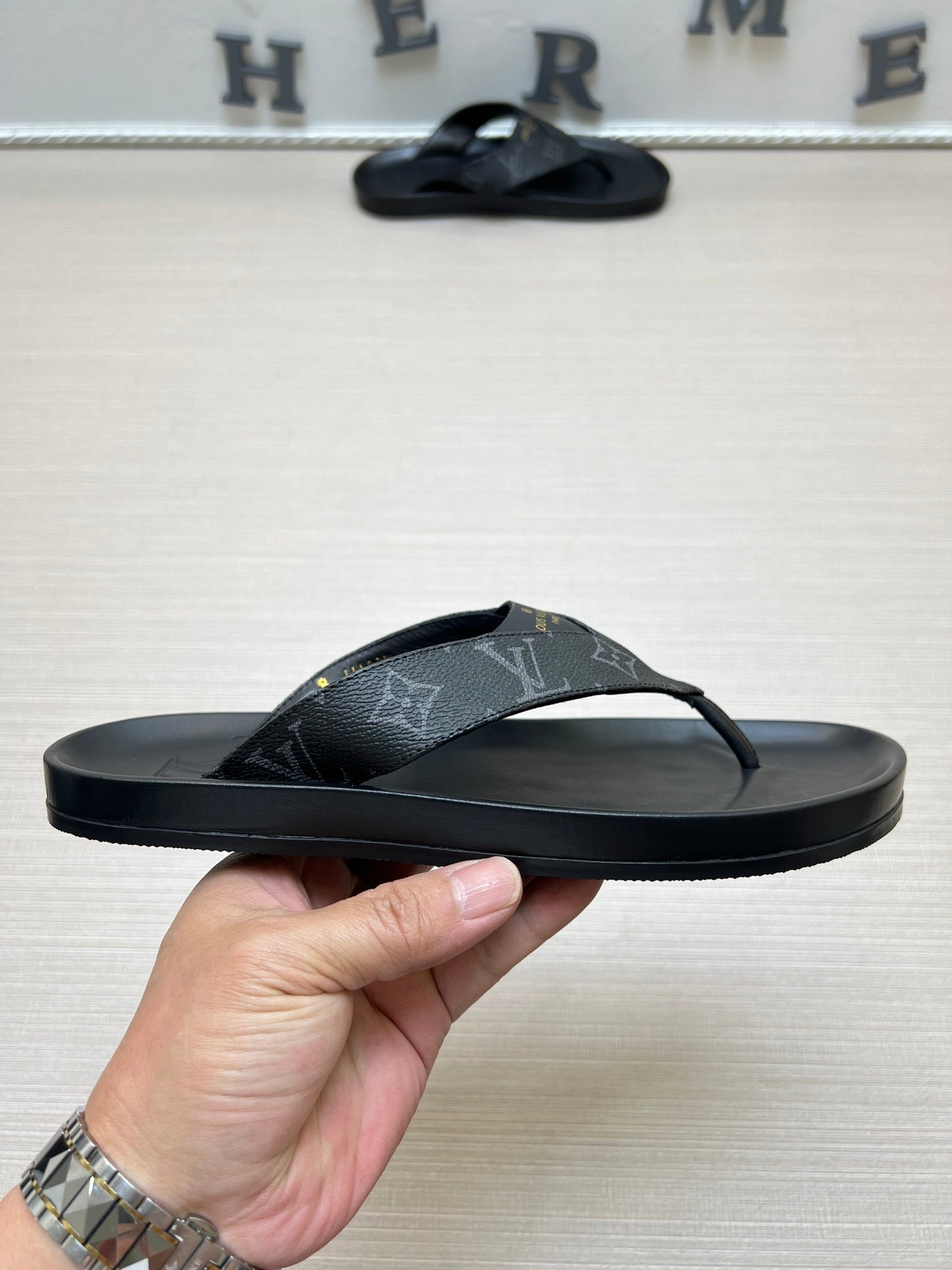 54E85Z Popular slippers