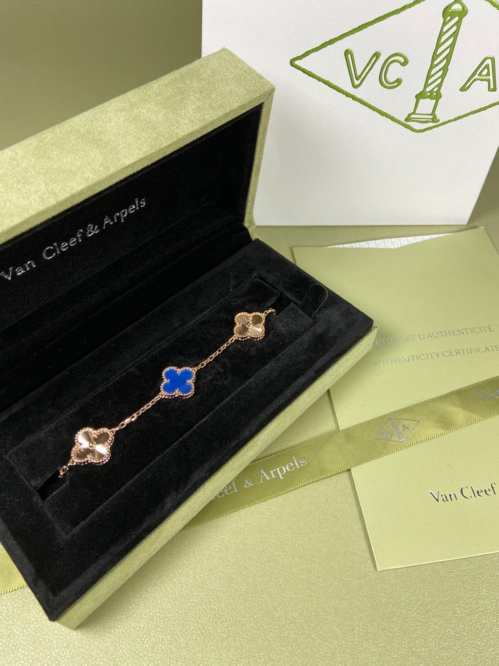 5XVA181K  Popular bracelets  5 flowers normal size1.5cm flower