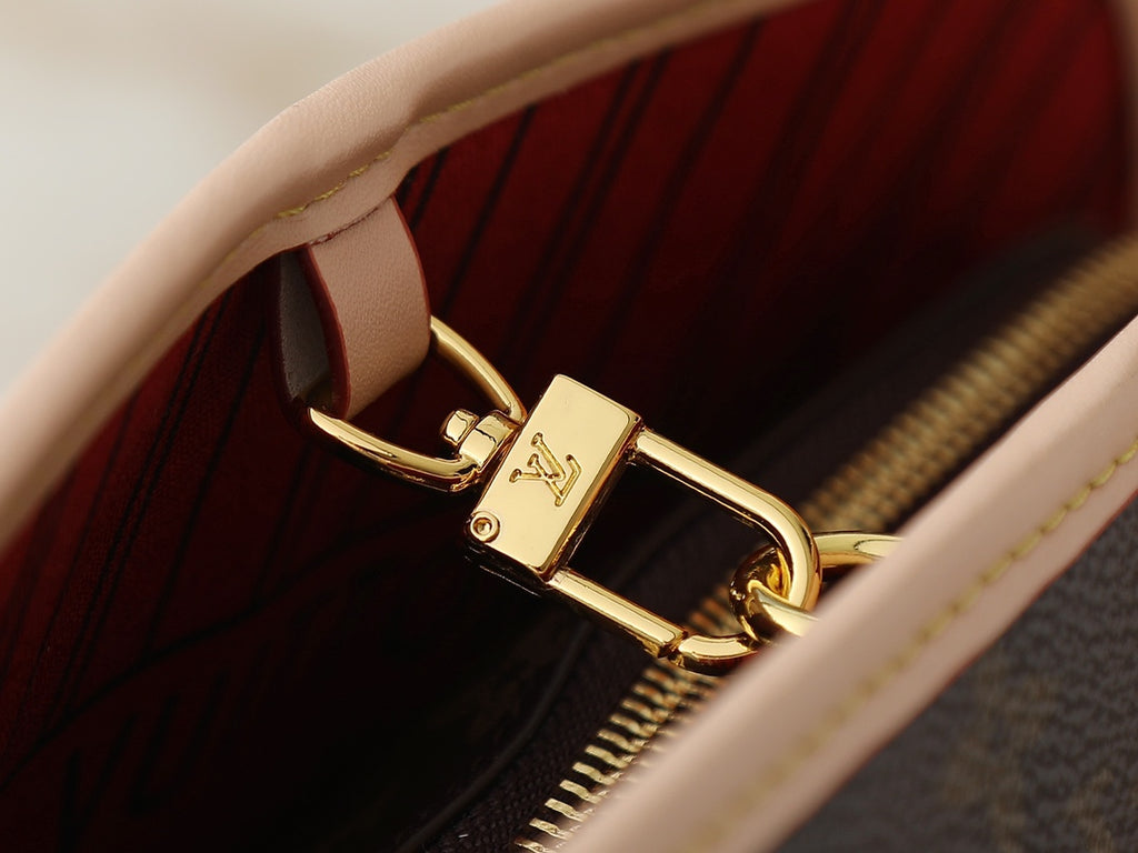 146PE107B Popular leather bag