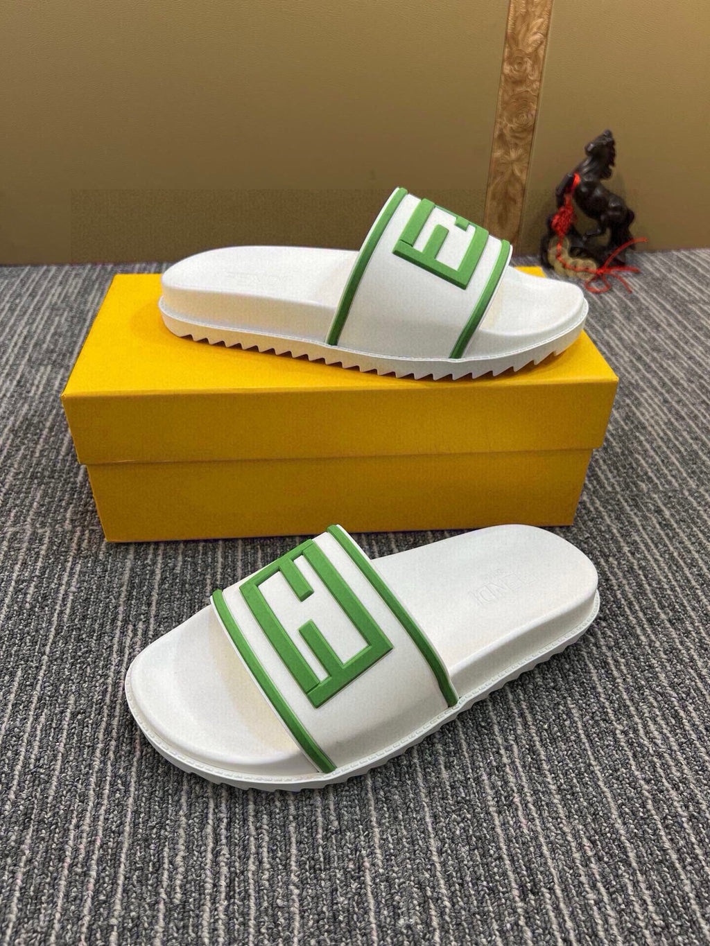 535ZF286Z Popular Slippers