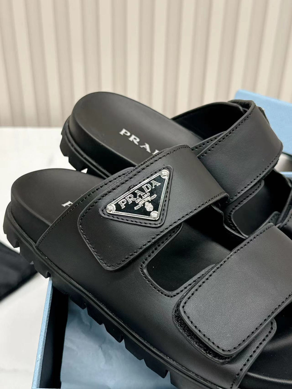 14PD26Z Popular sandals